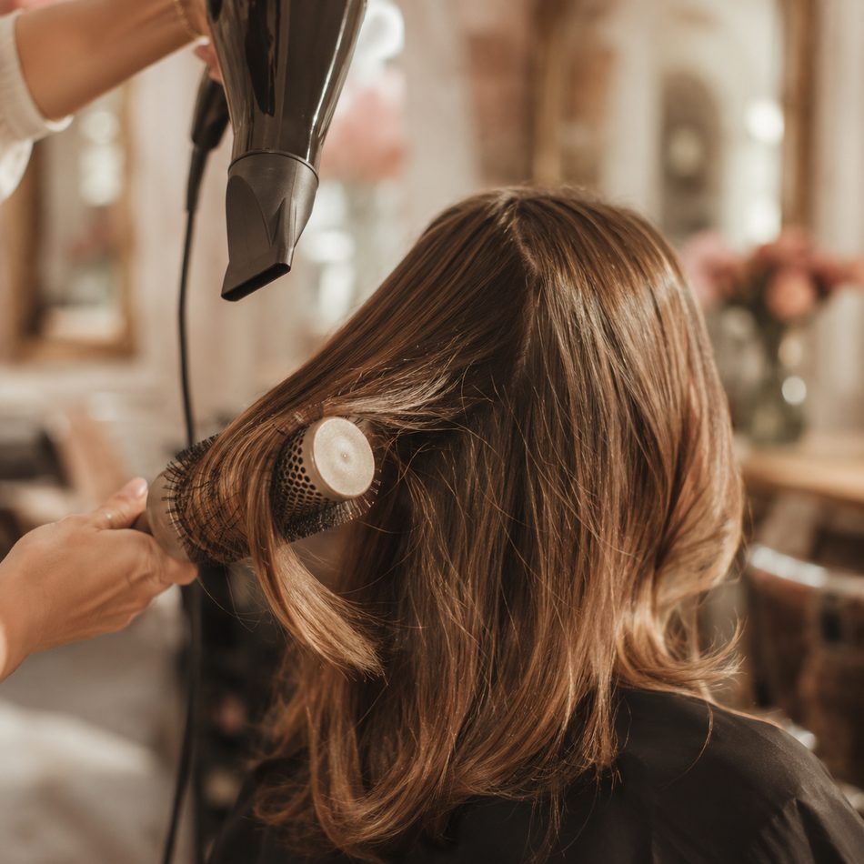 Föhnstyling mit Rundbürste